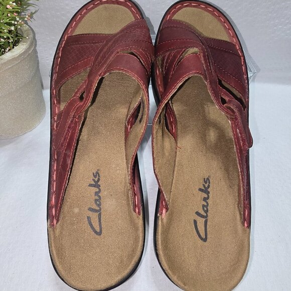CLARKS OPEN TOED RED LEATHER SANDAL SIDE VELCRO BUCKLE WOMENS SIZE 9 EUC - Picture 5 of 7
